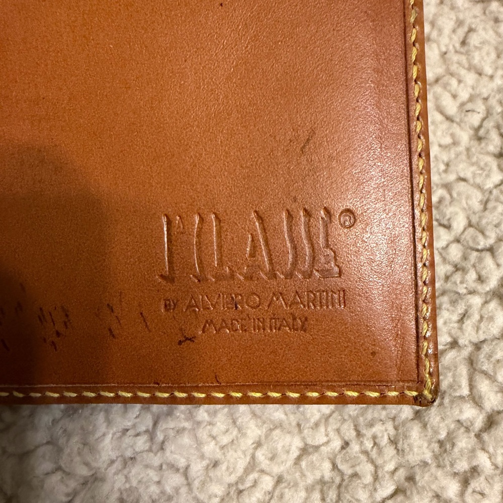 Alviero Martini Italian Leather Wallet - Picture 11 of 11